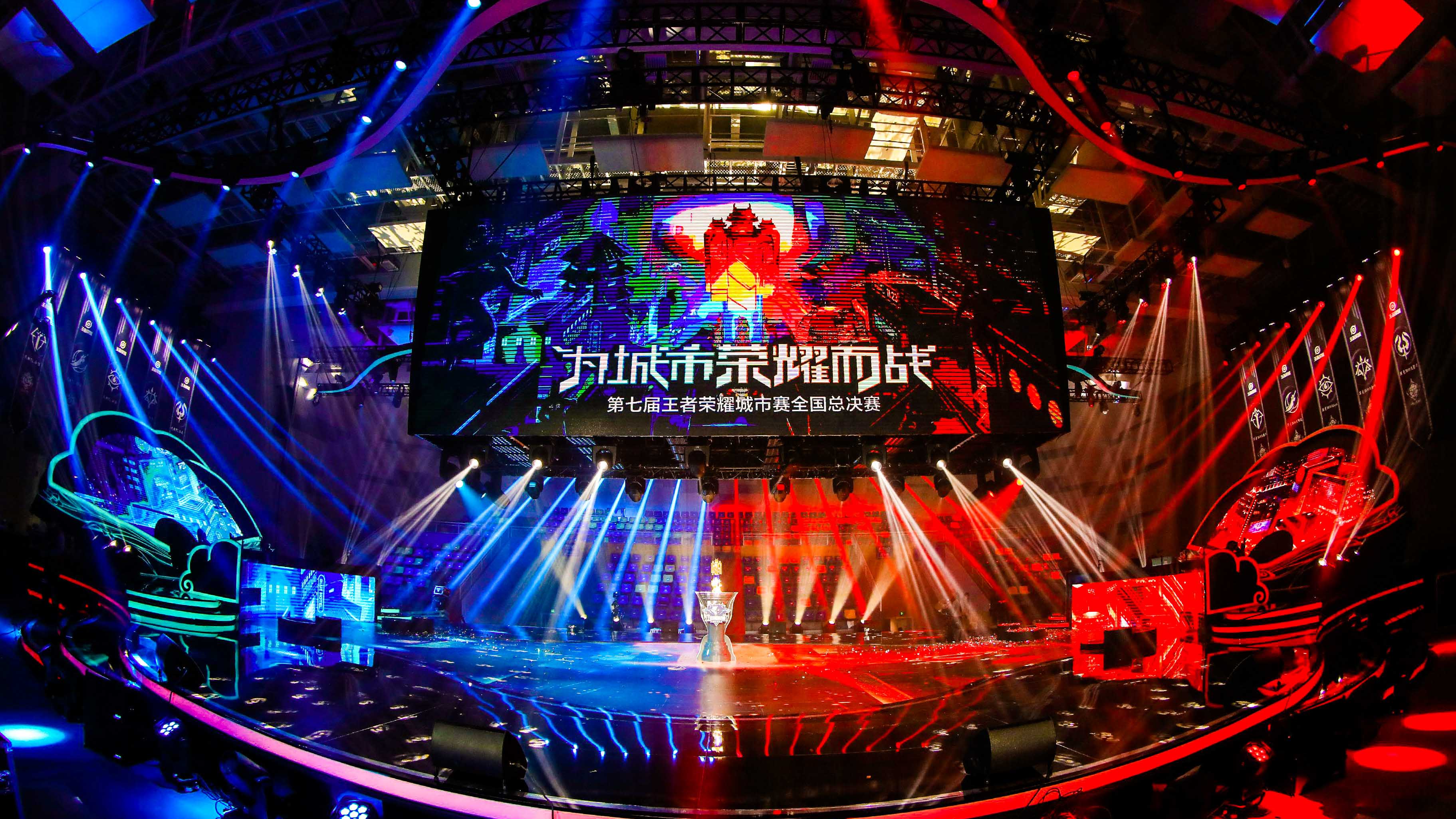 宝蓝闪现钩点燃LPL赛区！小组赛鏖战瑞士轮制，电子竞技永不言弃